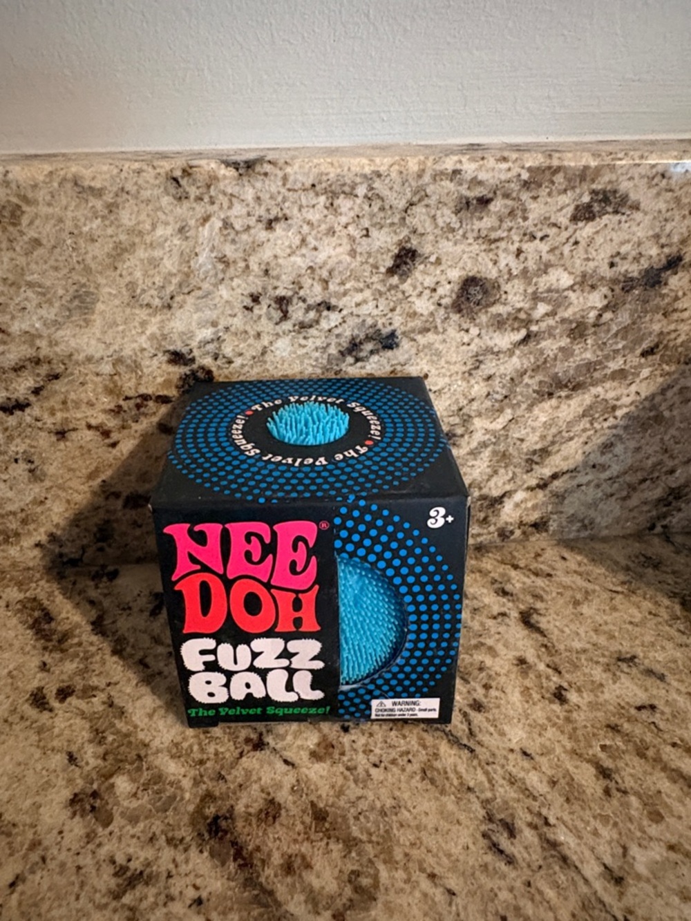 🆕 Fuzz Ball Velvet Squeezer - Blue